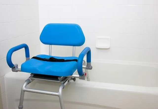 Carousel Sliding Transfer Bench with Swivel Seat. ***FREE ONLINE BONUS OFFER***