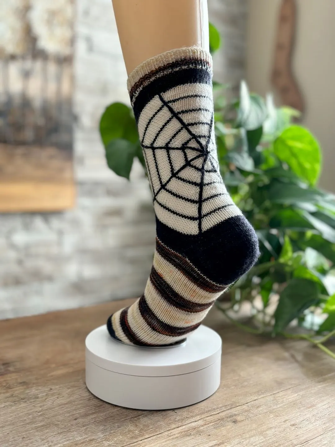 HalloWeb Socks | Knitting pattern & knitting kits