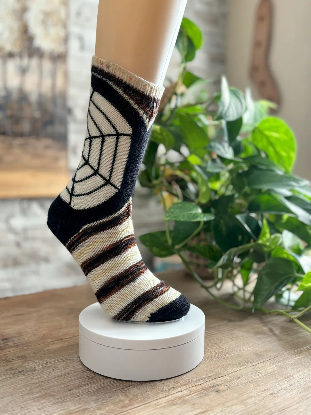 HalloWeb Socks | Knitting pattern & knitting kits