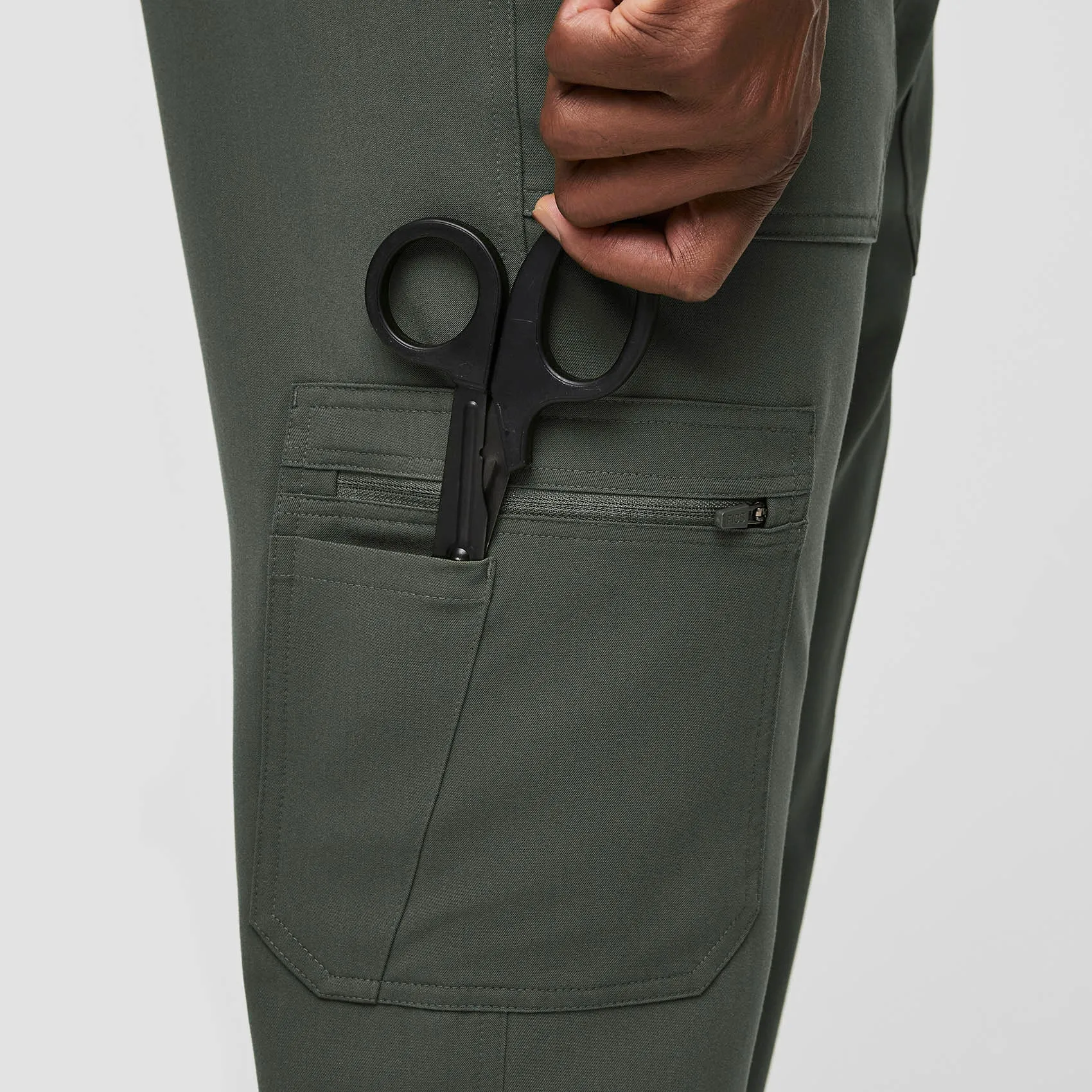 men's The Cargo Set
