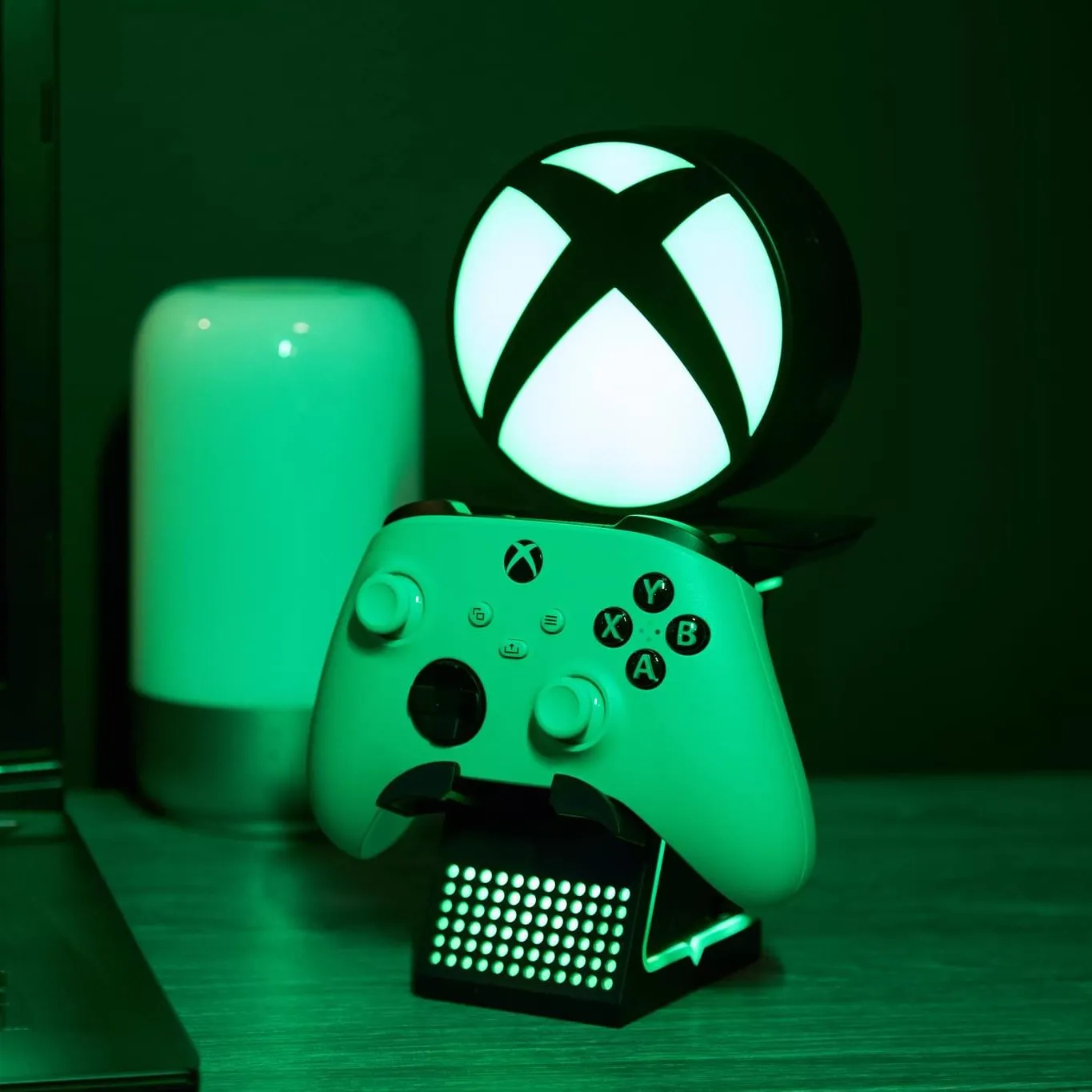 Microsoft: XBox Cable Guys Light Up Ikon, Phone and Device Stand