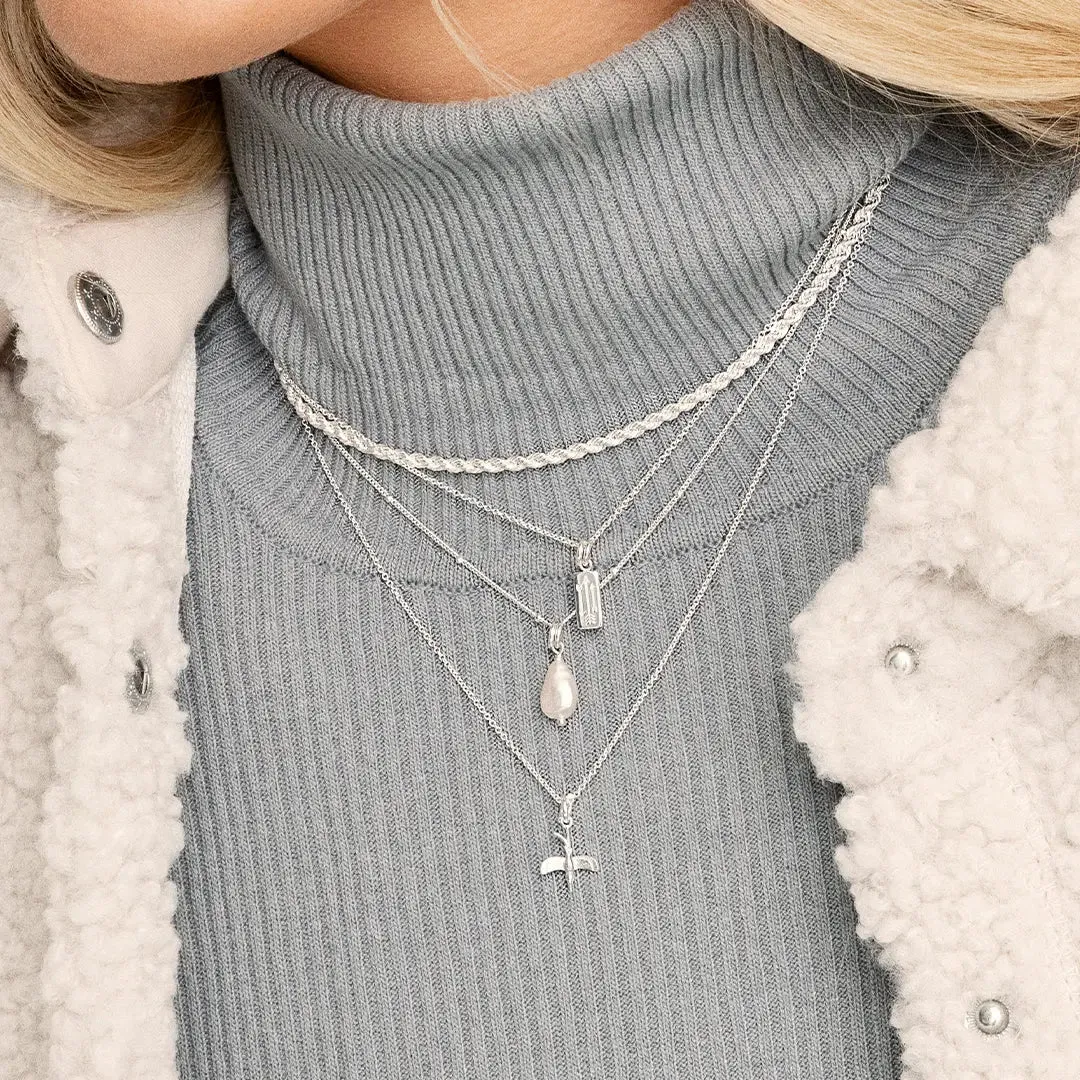 Motion Arrow Charm
