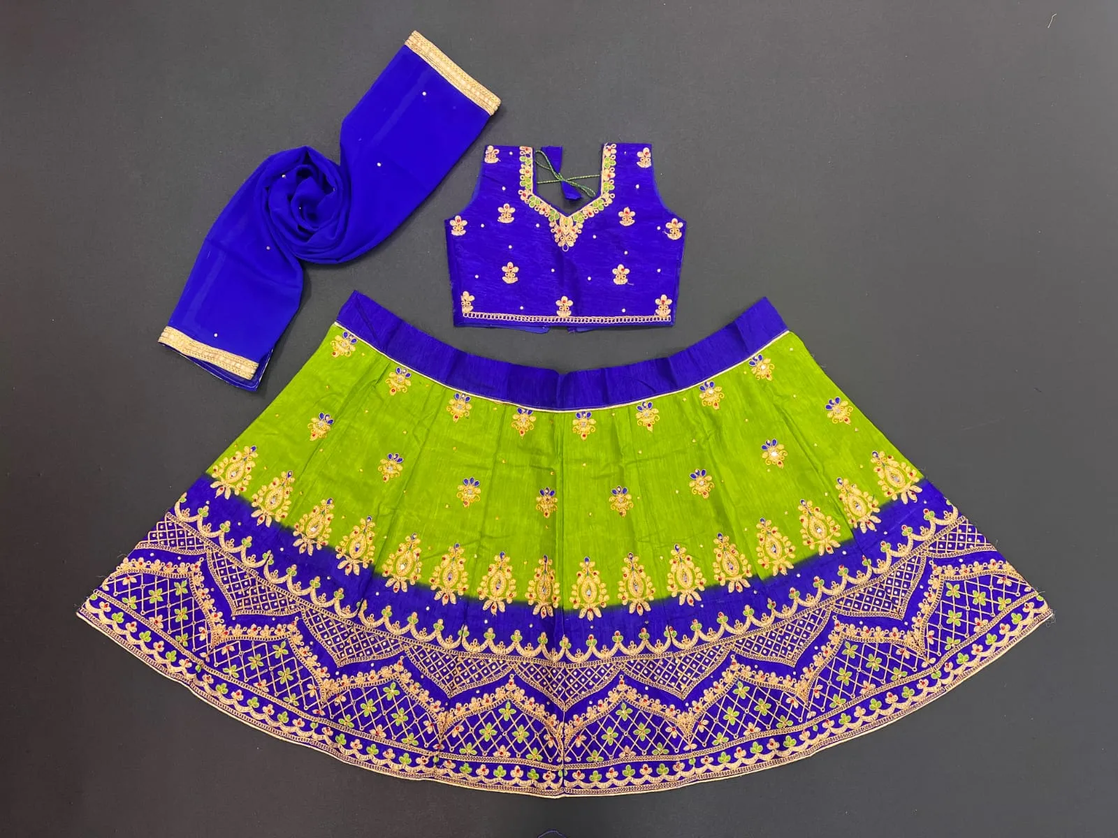 PADDING KIDS LEHENGA