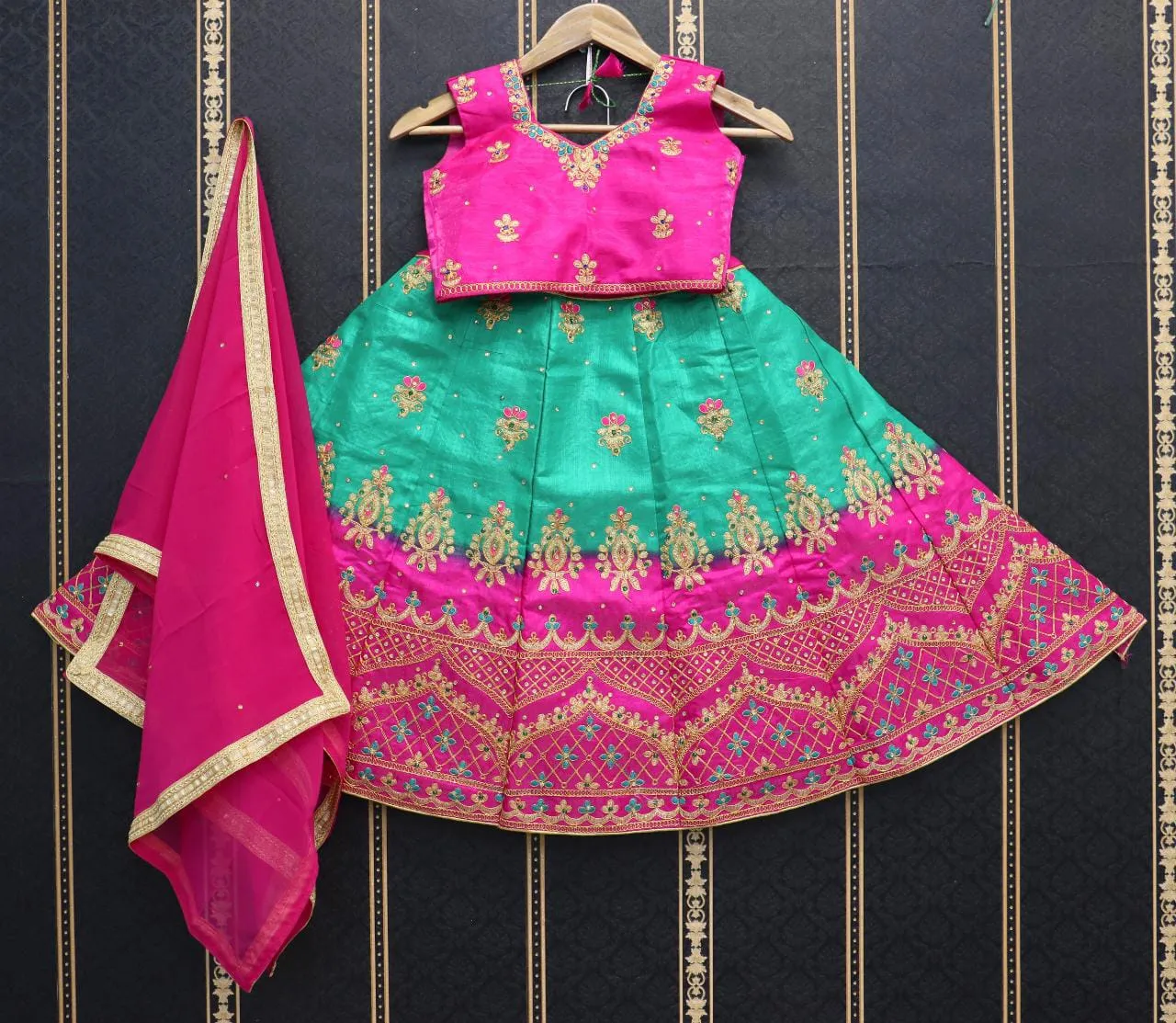 PADDING KIDS LEHENGA