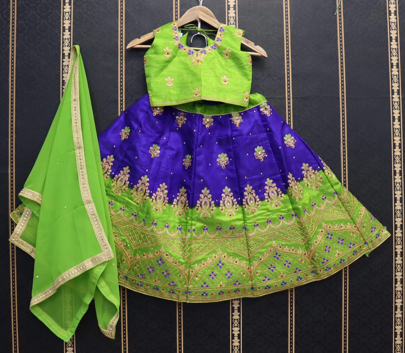 PADDING KIDS LEHENGA