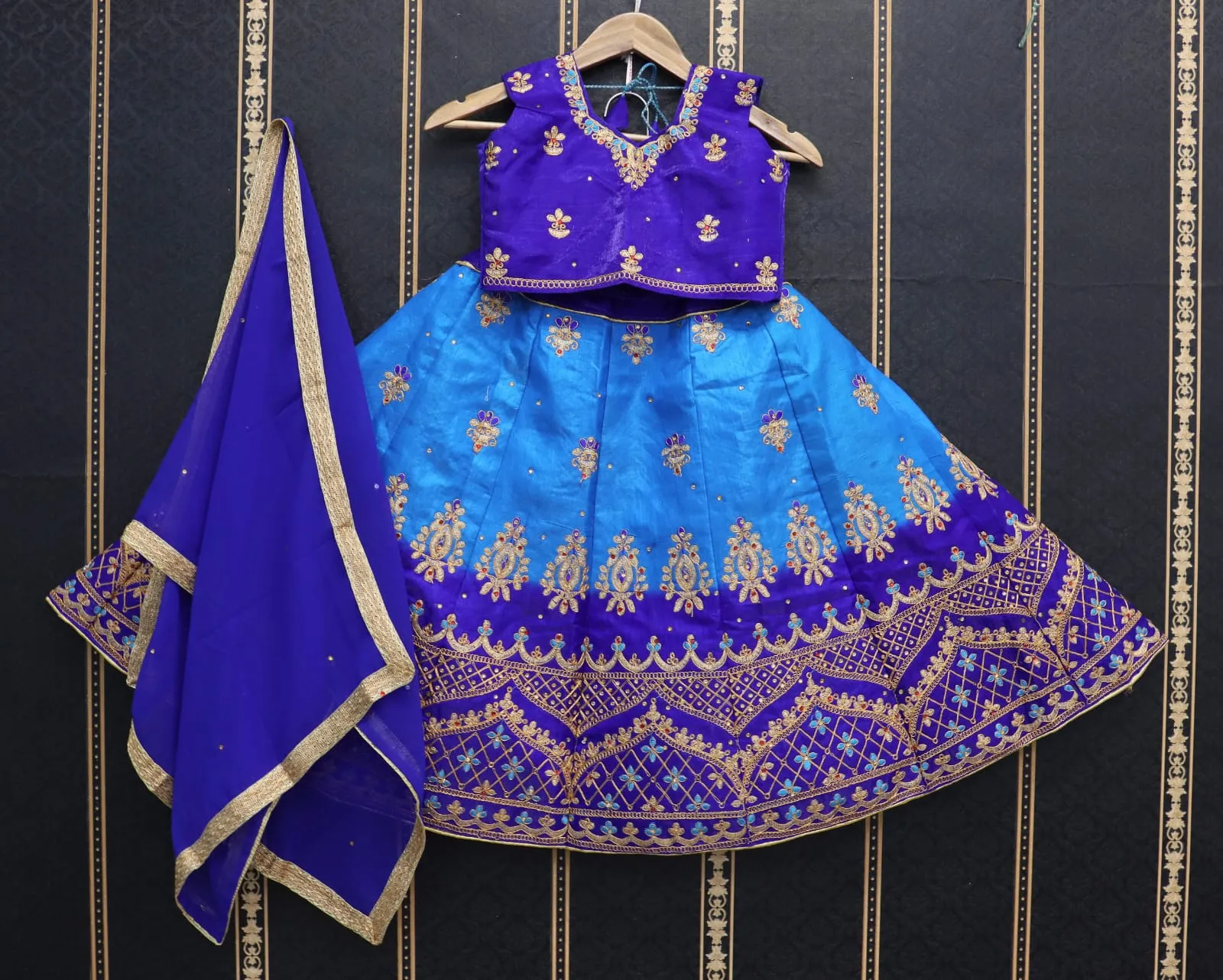 PADDING KIDS LEHENGA