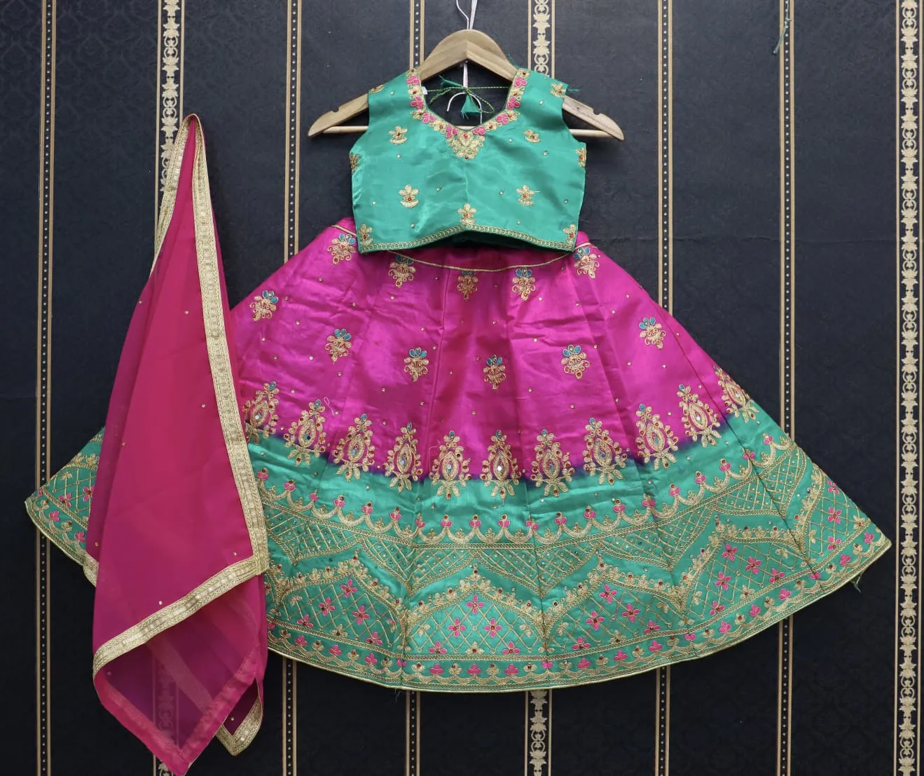 PADDING KIDS LEHENGA
