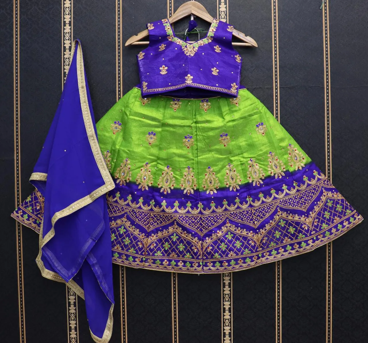 PADDING KIDS LEHENGA