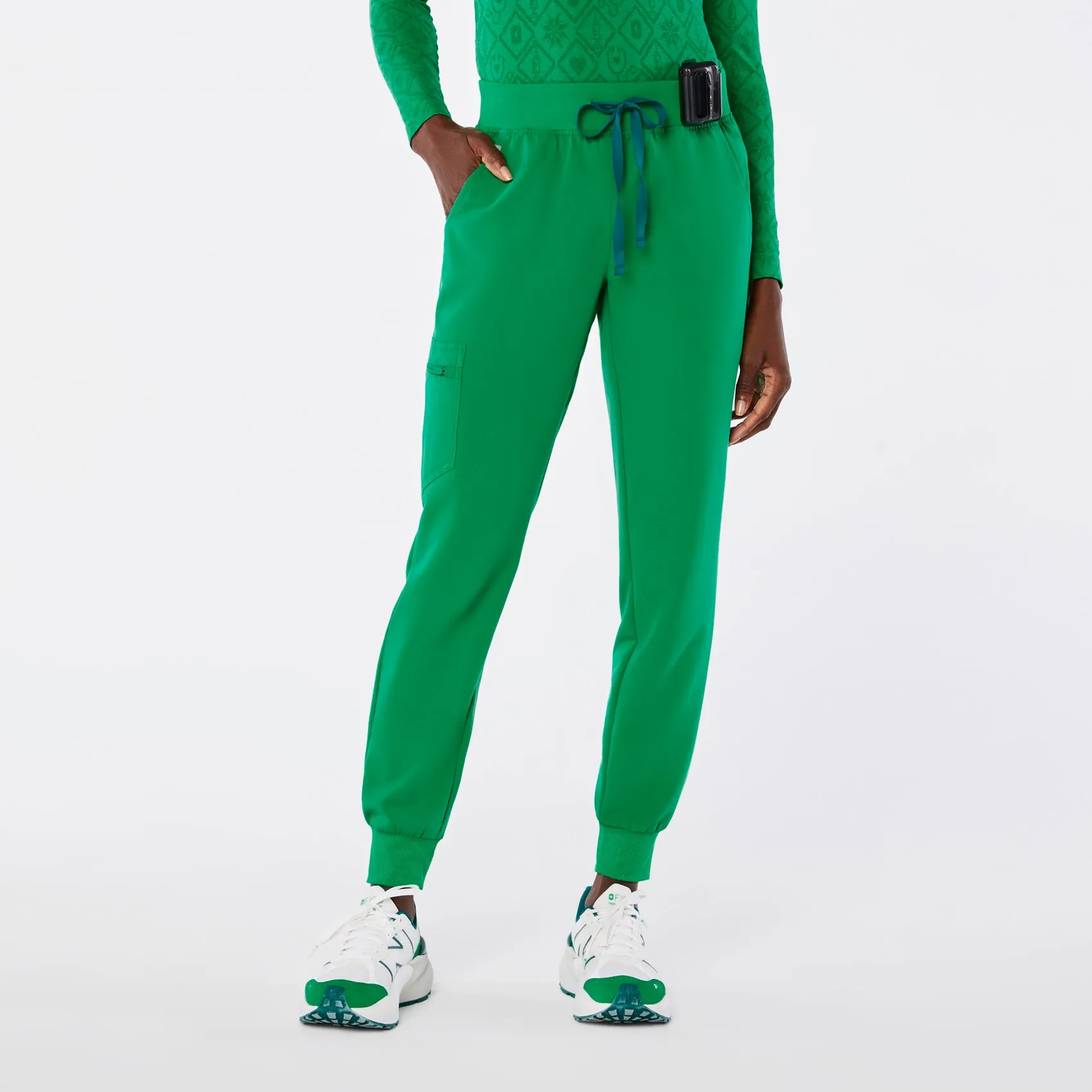 women's The Evergreen Jogger Set