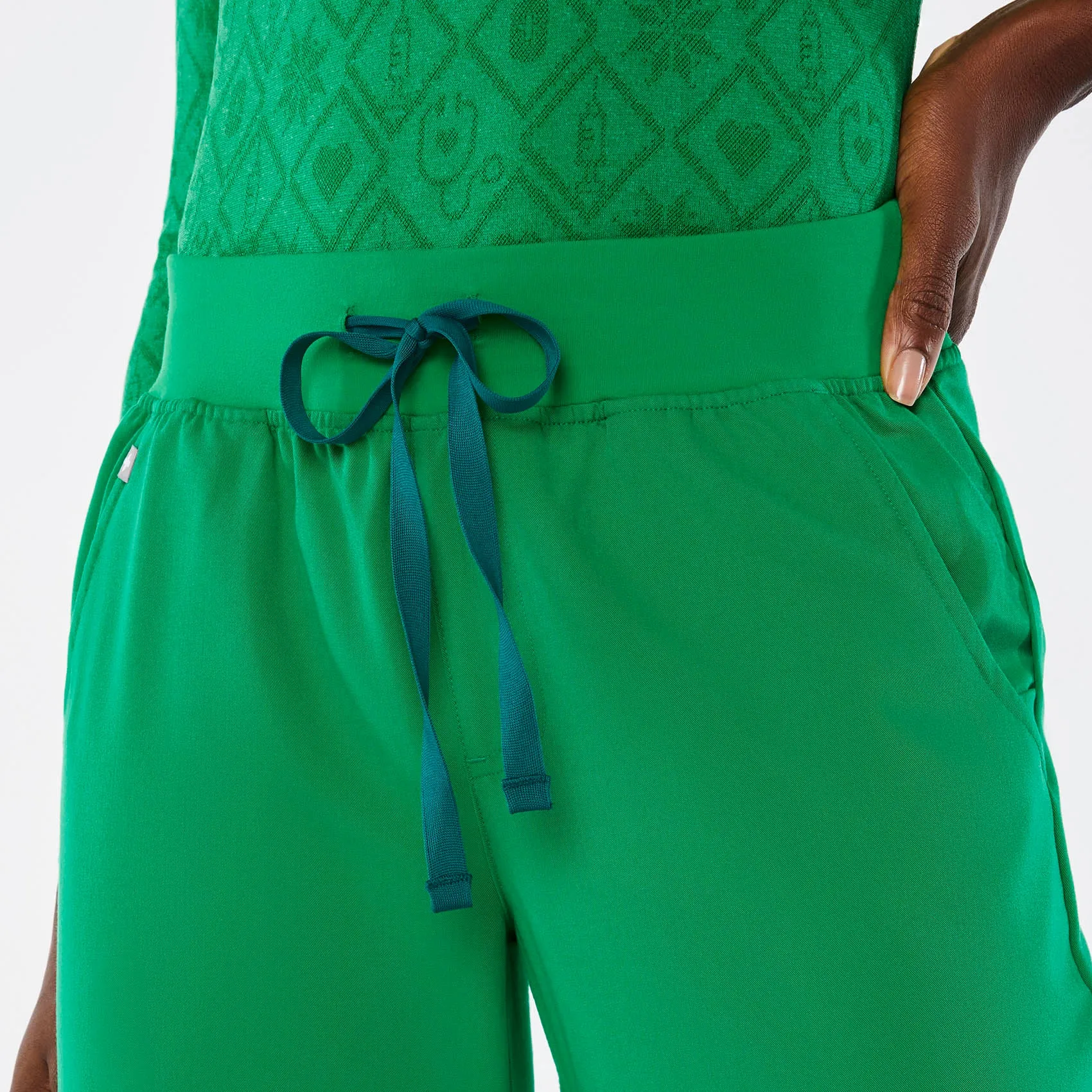 women's The Evergreen Jogger Set